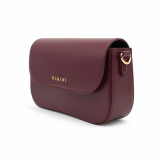 Elegant details with interchangeable strap system