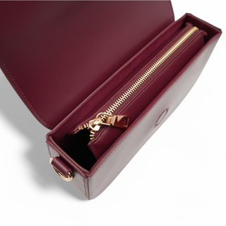 Doubly secure thanks to magnetic & zipper closure