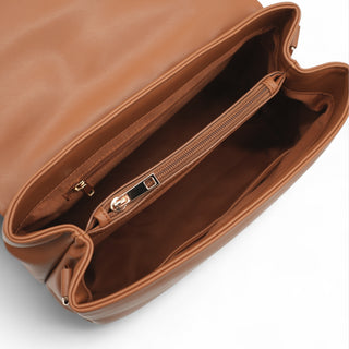 Several inner compartments for more organization