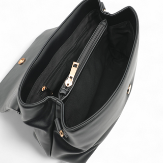 Several inner compartments for more organization