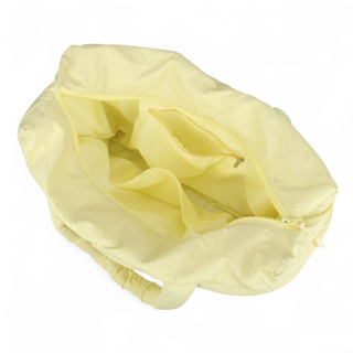 _Generous main compartment with separate inner pockets