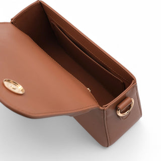 Open side compartment and add. zipper compartment