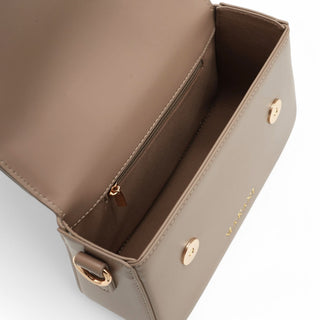 Plenty of storage space for all your essentials
