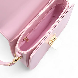 _Plenty of storage for all your essentials