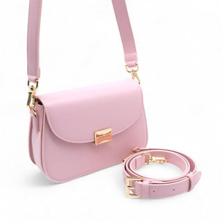 _Includes 2 straps (can be worn crossbody or on the shoulder)