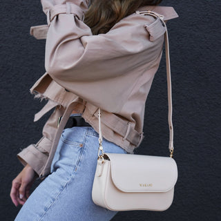 _Model height: 1,72m