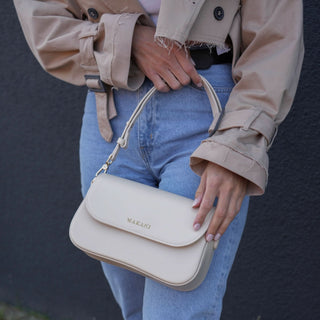 _Model height: 1,72m