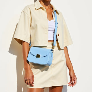 Model height: 1.69m